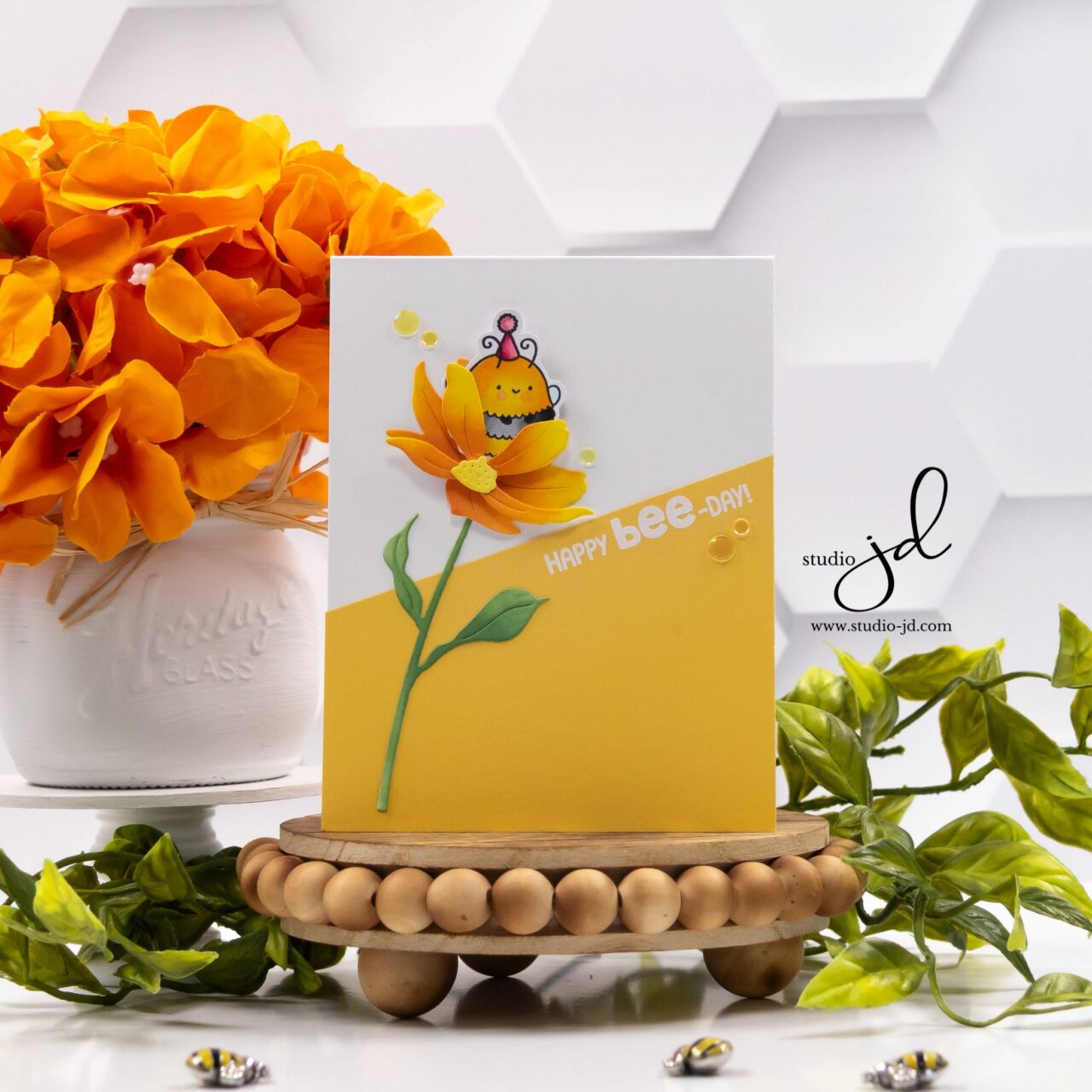 This Bee is Ready to Party 🐝🌼 + Blog Hop Day 1!